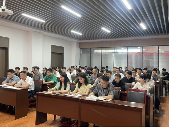 城投实业党总支组织召开新入职职工集体谈话会
